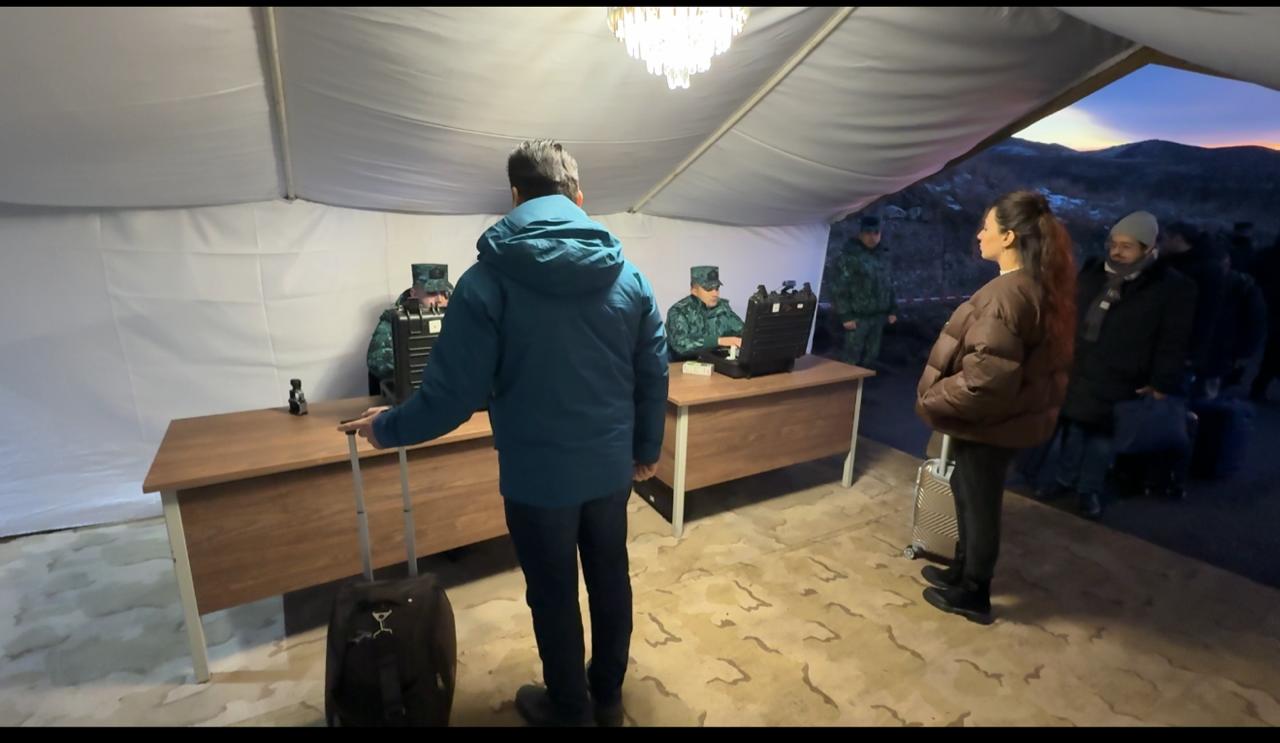 Azərbaycan nümayəndə heyəti Ermənistana gəliblər (FOTO)