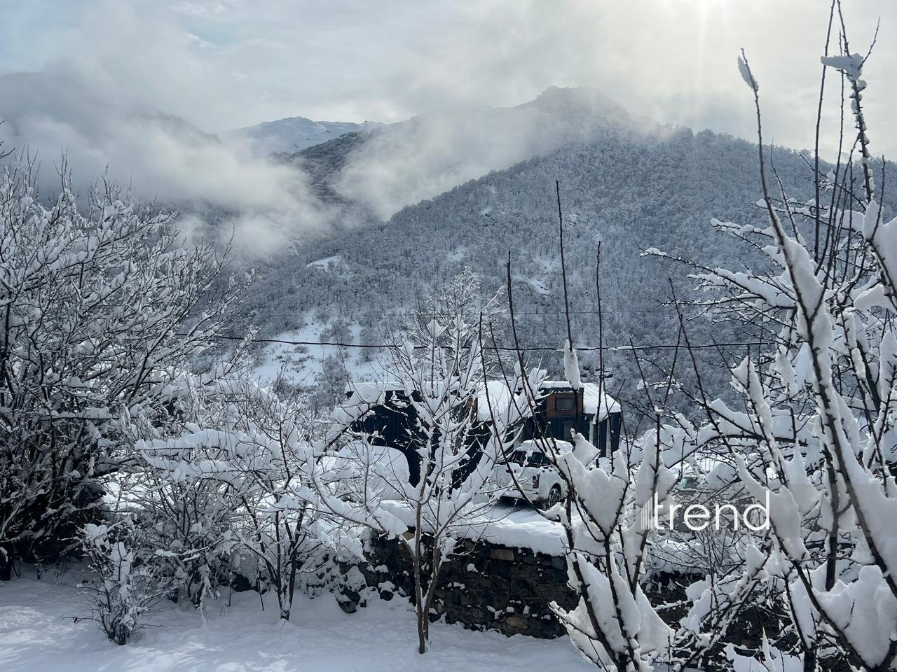 Kəlbəcərə 40 santimetrədək qar yağıb (VİDEO)