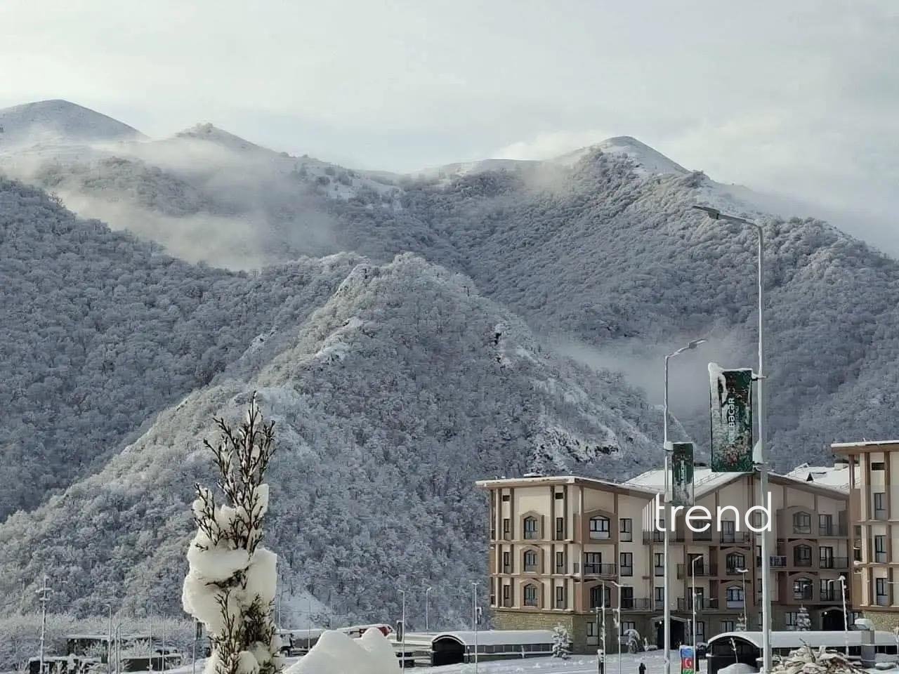 Kəlbəcərə 40 santimetrədək qar yağıb (VİDEO)