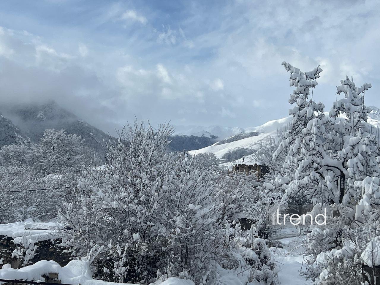 Kəlbəcərə 40 santimetrədək qar yağıb (VİDEO)