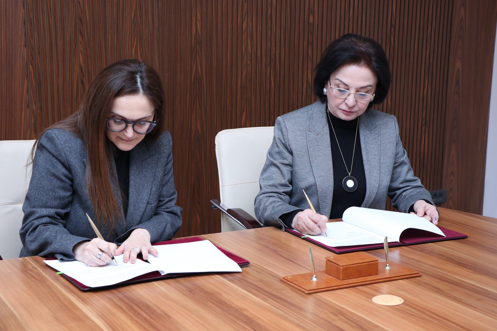 AzMİU süni intellekt və rəqəmsal sənaye sahəsində yeni əməkdaşlığa başlayır (FOTO)