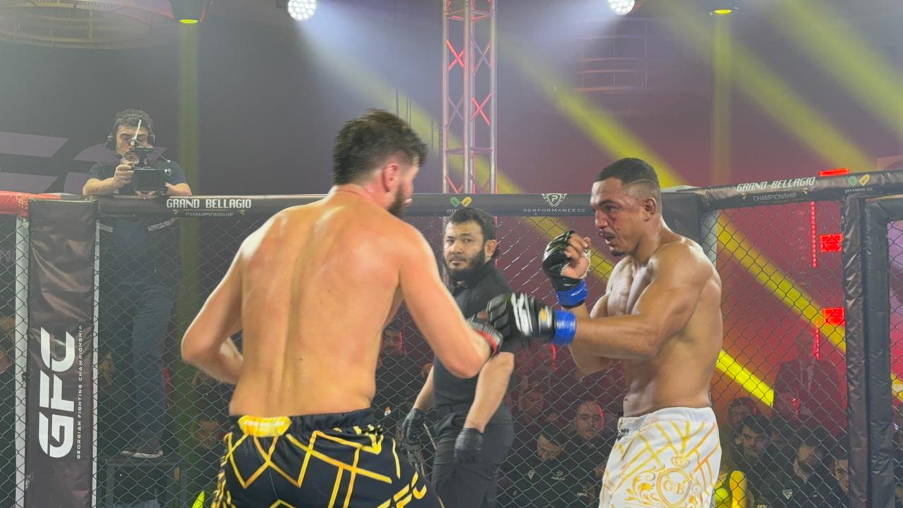 Alim Nəbiyev Batumidə beynəlxalq turnirdə MMA üzrə növbəti qələbəsini qazandı (FOTO)