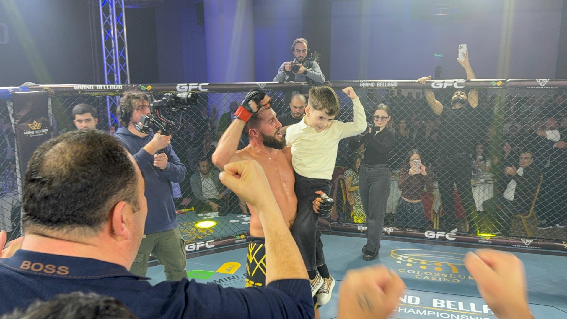 Alim Nəbiyev Batumidə beynəlxalq turnirdə MMA üzrə növbəti qələbəsini qazandı (FOTO)