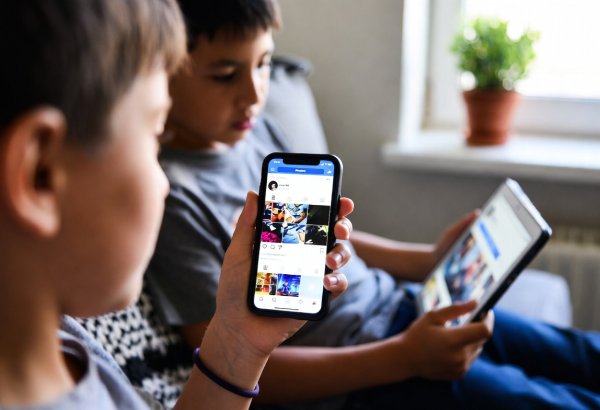 Aİ ölkələrinin əksəriyyətində uşaqların sosial şəbəkələrə girişi məhdudlaşdırılacaq