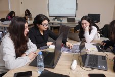 AzMİU-da WUF13 çərçivəsində tələbələr üçün beynəlxalq tematik "workshop" keçirilib (FOTO)