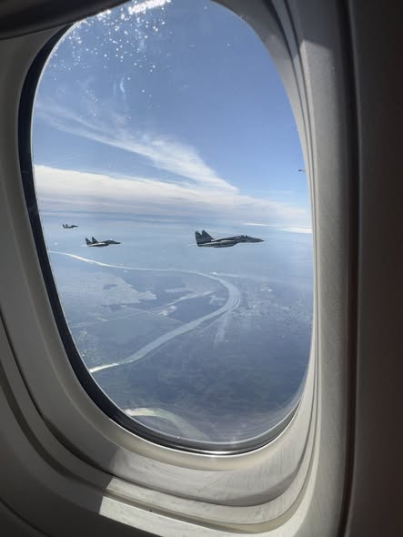 Serbiya qırıcıları Prezident İlham Əliyevin təyyarəsini müşayiət edib (FOTO)