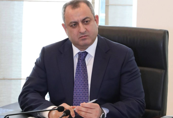 Bu icra başçısına töhmət verildi