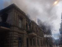 Səbaildə yaşayış binasında baş verən yanğın genişlənib (FOTO/VİDEO) (YENİLƏNİB)