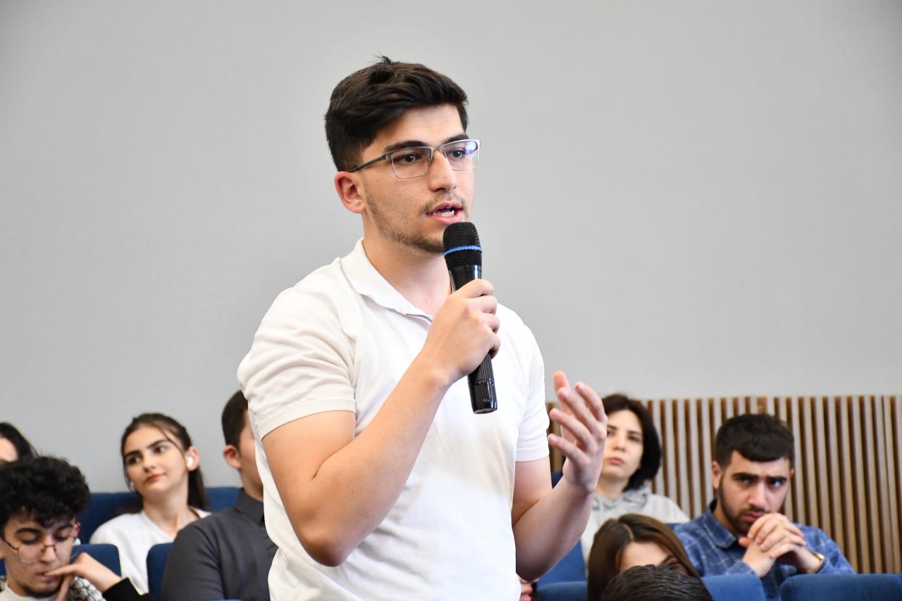 “İnnovasiya və Süni İntellekt” üzrə Təqaüd Proqramı çərçivəsində Qarabağ Universitetində ilk infosessiya baş tutub (FOTO)