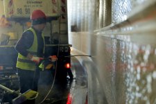 Paytaxtda avtomobil tunellərində təmizlik işləri aparılır (FOTO)