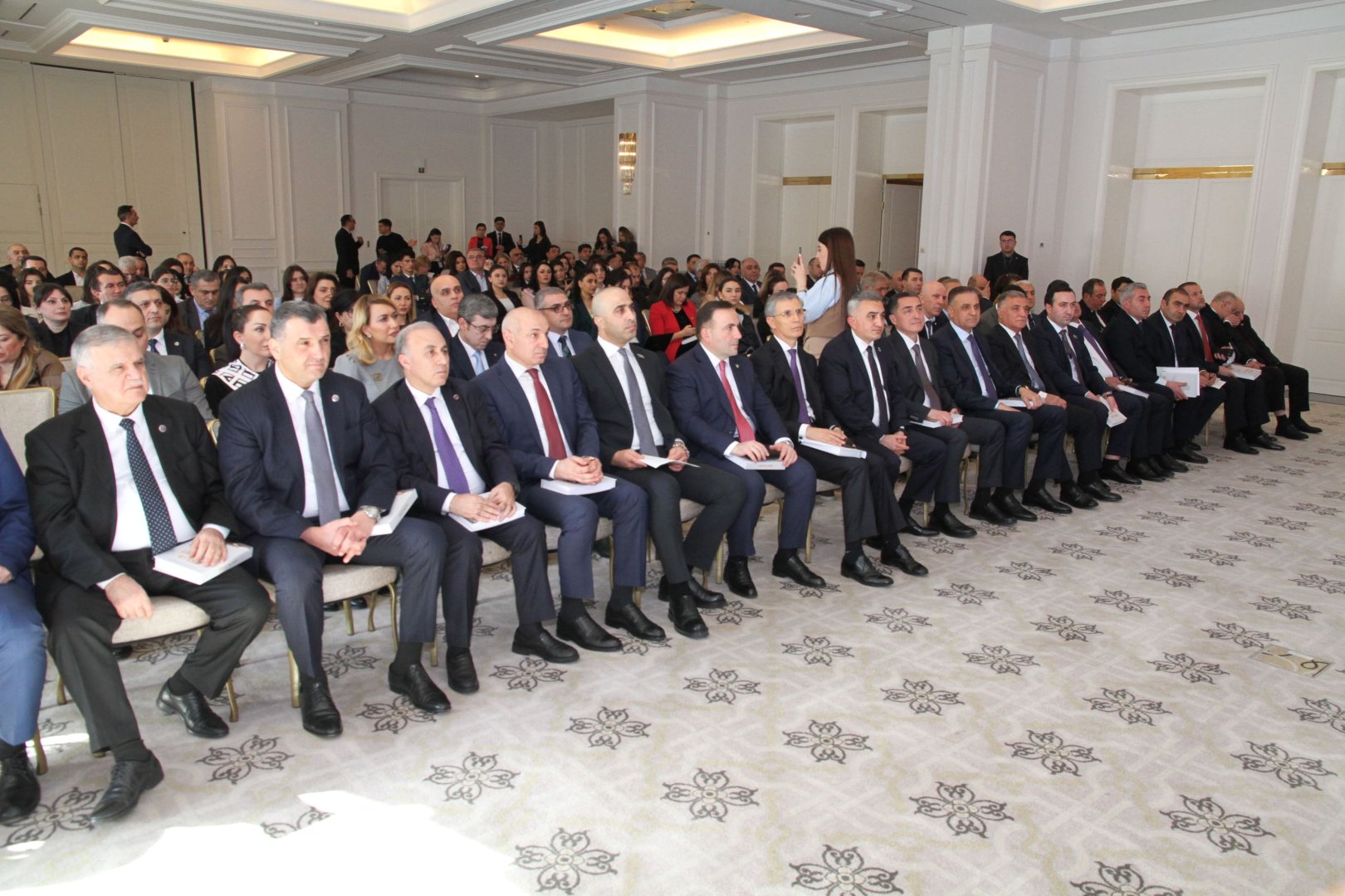 “Vəkillik fəaliyyəti” adlı dərsliyin təqdimat mərasimi keçirildi (FOTO)