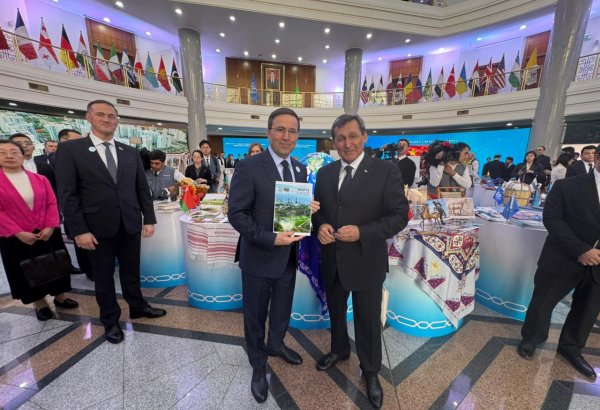 Azərbaycan Səfirliyi Türkmənistanda keçirilən “Diplomatiya Günü” beynəlxalq sərgisində iştirak edib (FOTO)