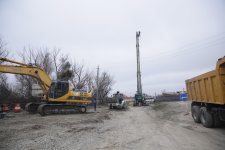 Elnur Rzayev yenidən qurulan körpü keçidində işlərin gedişi ilə maraqlanıb (FOTO)