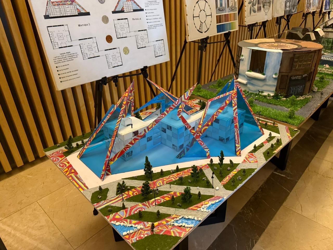 UNEC Dizayn Məktəbində Layihə Əsaslı Öyrənmənin II hesabat-sərgisi keçirilib (FOTO)