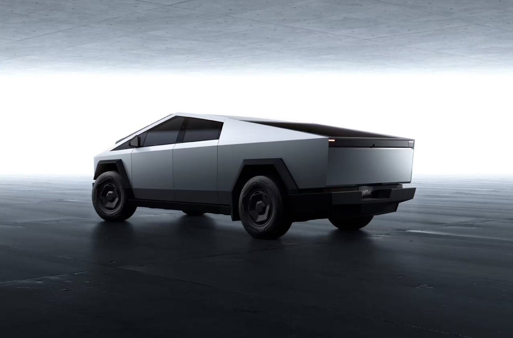 Tesla ən ucuz "Cybertruck" elektromobillərini satışa çıxarıb (FOTO)