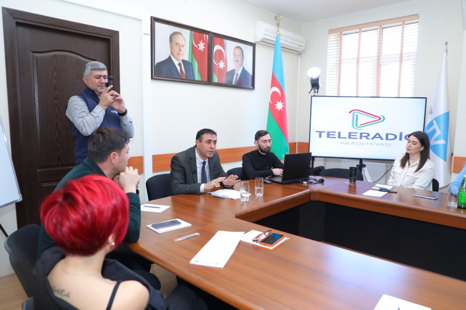 “Nitqin gözəlliyi, orfoqrafiya qaydaları və ifadə-üslub xətaları” mövzusuna həsr olunan təlim keçirildi (FOTO)