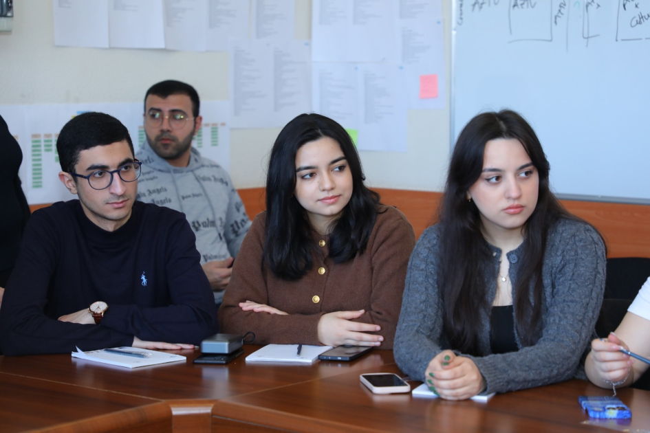 “Nitqin gözəlliyi, orfoqrafiya qaydaları və ifadə-üslub xətaları” mövzusuna həsr olunan təlim keçirildi (FOTO)