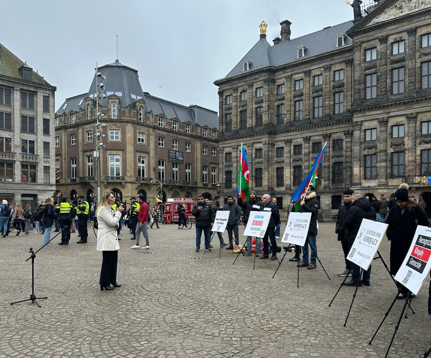 Amsterdamın mərkəzində “Xocalıya ədalət!” çağırışı (FOTO)