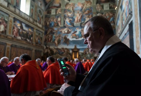 Roma Papası keşişləri süni intellektdən istifadə etməməyə çağırdı