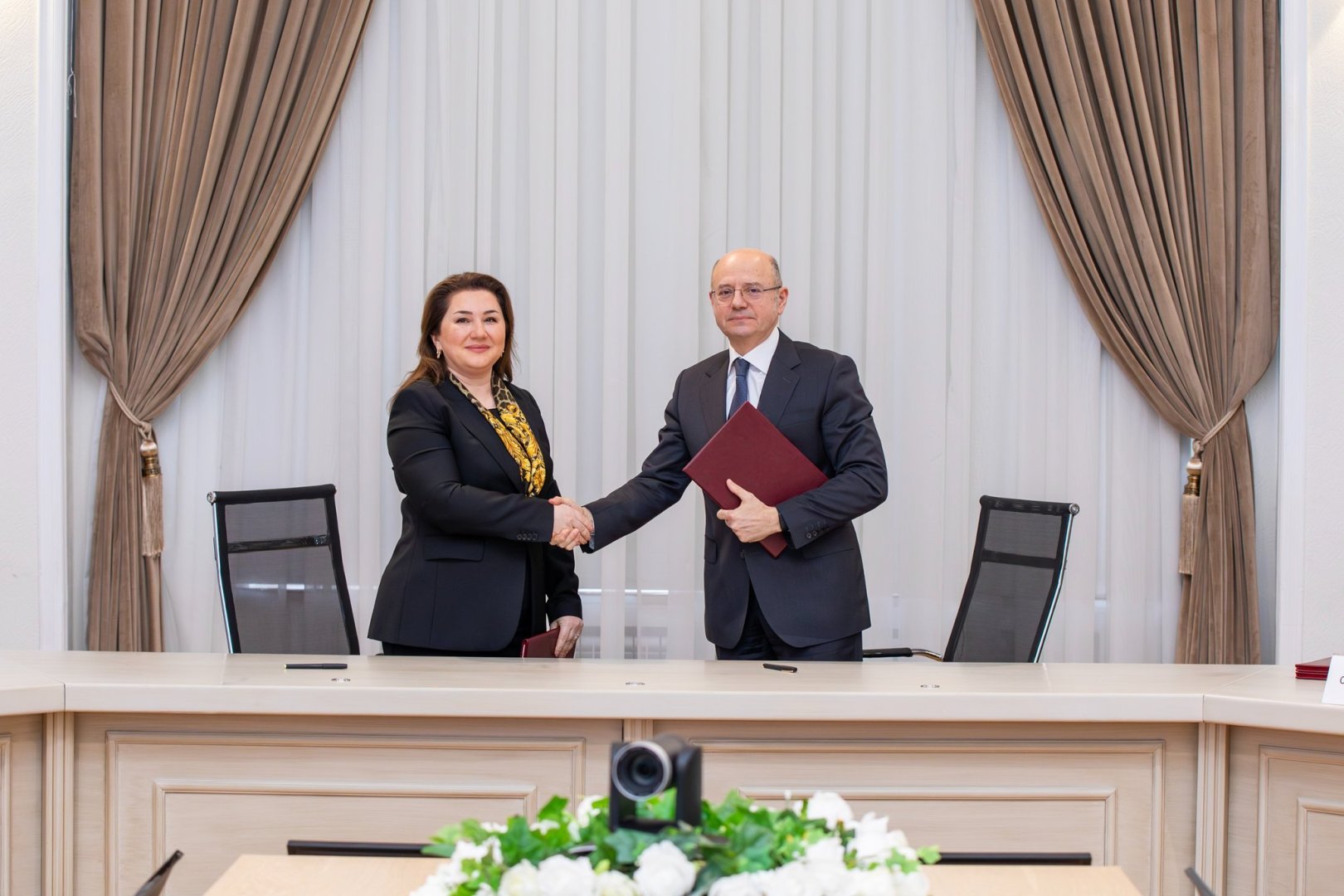 Azərbaycanda daha iki günəş elektrik stansiyası layihəsi üzrə müqavilələr imzalanıb (FOTO)