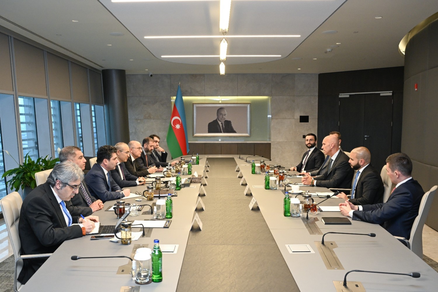 Azərbaycan ABŞ şirkəti ilə iqtisadi əməkdaşlığı müzakirə etdi (FOTO) (YENİLƏNİB)