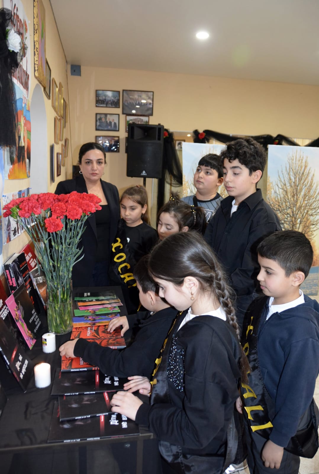 Dneprdə yaşayan azərbaycanlılar Xocalı qurbanlarını anıblar (FOTO)