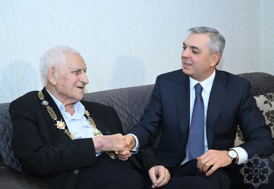 Xalq şairi Nəriman Həsənzadəyə “Heydər Əliyev” ordeni təqdim edilib (FOTO)