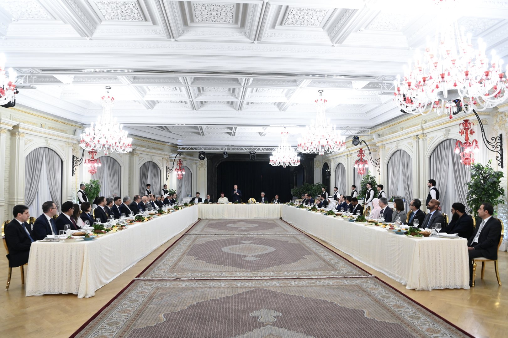 Ceyhun Bayramov Qəzzadakı sülhün vacibliyini vurğuladı (FOTO)