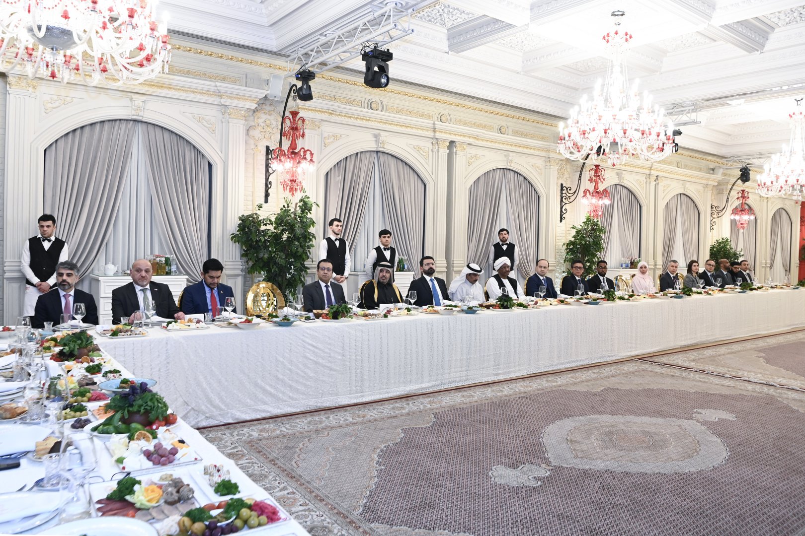 Ceyhun Bayramov Qəzzadakı sülhün vacibliyini vurğuladı (FOTO)