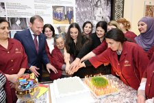 Heydər Əliyev Fondunun vitse-prezidenti Leyla Əliyeva “Azərxalça” ASC-nin Şuşa məscidi üçün hazırladığı növbəti xalçalarının kəsim mərasimində iştirak edib (FOTO)