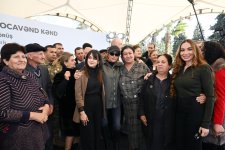 Prezident İlham Əliyev və Birinci xanım Mehriban Əliyeva Xocavənd şəhər və Xocavənd kənd sakinləri ilə görüşüblər (FOTO)