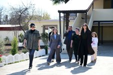 Prezident İlham Əliyev və Birinci xanım Mehriban Əliyeva Xocavənd şəhərində görülmüş işlərlə tanış olublar, şəhər və kənd sakinləri ilə görüşüblər (FOTO/VİDEO) (YENİLƏNİB)