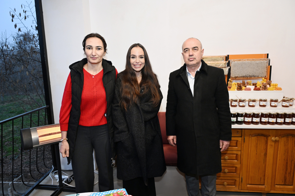 Heydər Əliyev Fondunun vitse-prezidenti Leyla Əliyeva Qubada arıçı ailəsinin qonağı olub (FOTO)