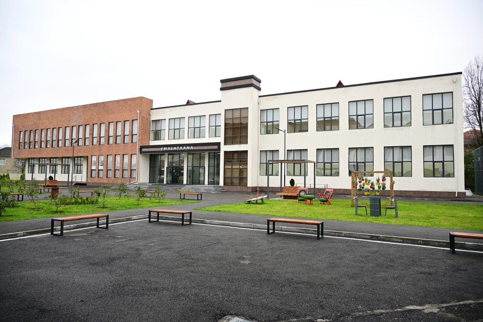 Prezident İlham Əliyev Lənkəran Dövlət Peşə Təhsil Mərkəzinin açılışında iştirak edib (FOTO)