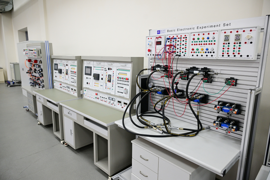 Prezident İlham Əliyev Lənkəran Dövlət Peşə Təhsil Mərkəzinin açılışında iştirak edib (FOTO)