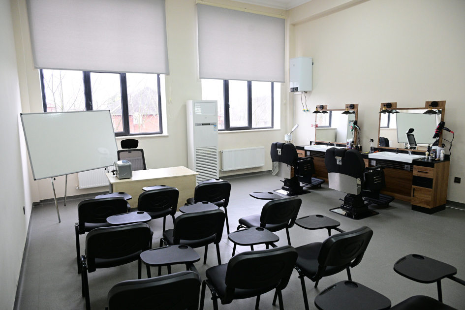 Prezident İlham Əliyev Lənkəran Dövlət Peşə Təhsil Mərkəzinin açılışında iştirak edib (FOTO)