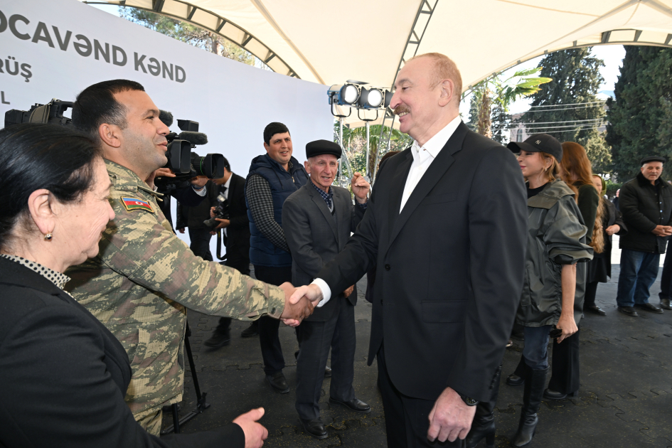 Prezident İlham Əliyev və Birinci xanım Mehriban Əliyeva Xocavənd şəhər və Xocavənd kənd sakinləri ilə görüşüblər (FOTO)