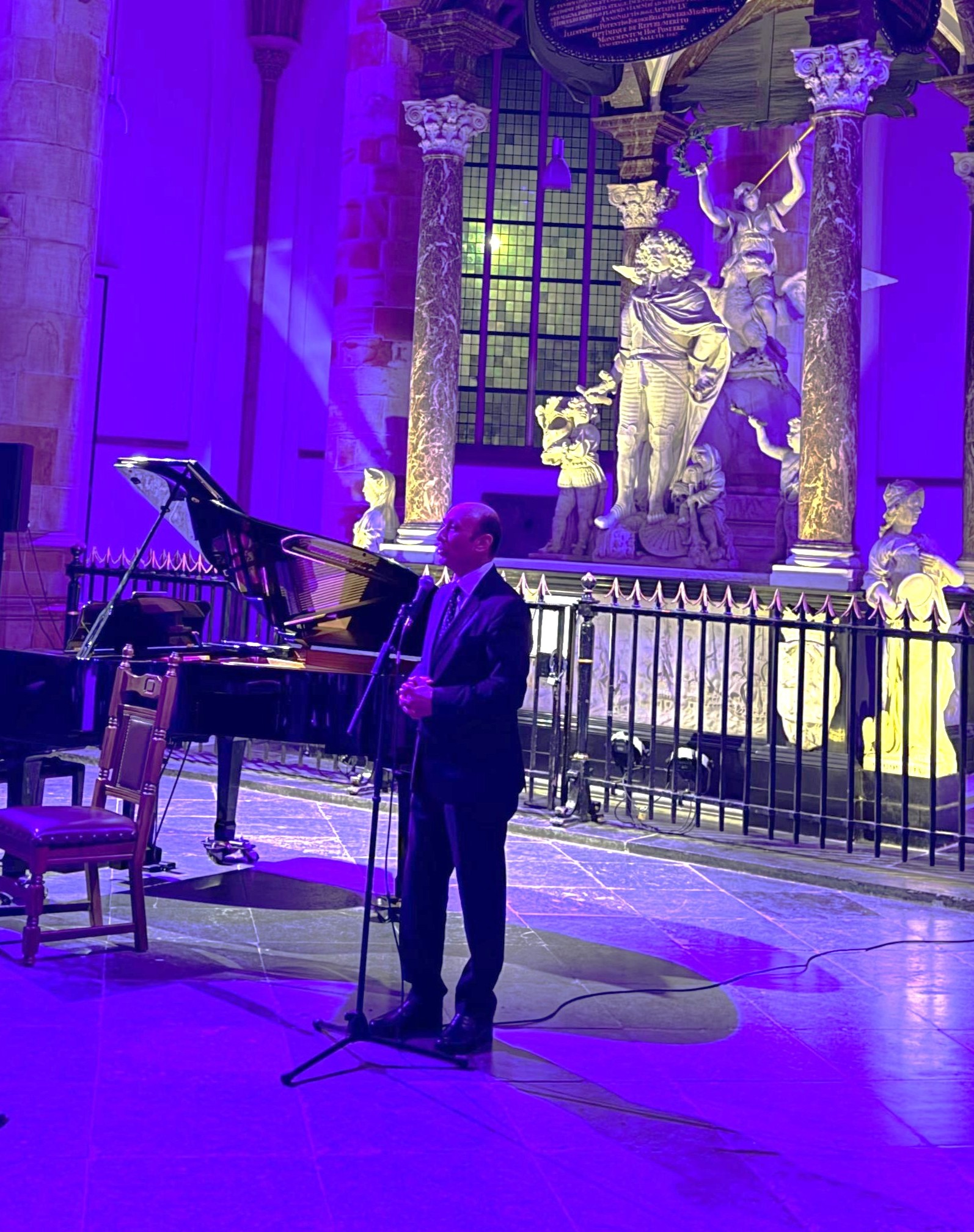 Haaqa şəhərinin baş kilsəsində Xocalı soqyırımı qurbanları yad edilib (FOTO)