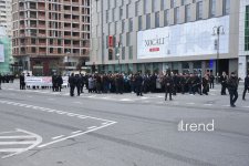 Azərbaycan xalqı Xocalı soyqırımının 34-cü ildönümü ilə bağlı "Ana harayı" abidəsini ziyarət edir (FOTO)