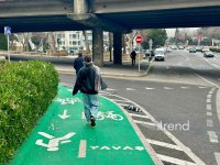 Yasamalda eyni zolağın üzərinə həm piyada, həm də velosiped nişanı niyə çəkilib? (FOTO)