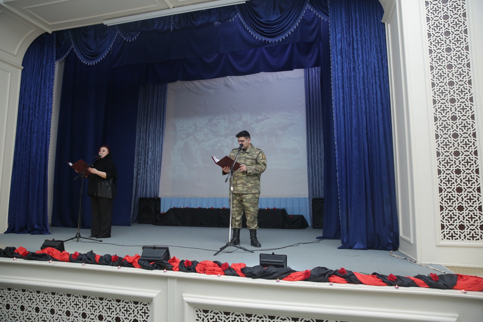 Xaçmaz rayonunda “Xocalı – tarixin silinməz yaddaşı” adlı ədəbi-bədii kompozisiya nümayiş olunub (FOTO)