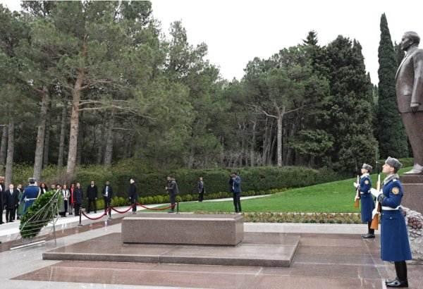 Efiopiyanın Baş naziri Fəxri xiyabanda Ulu Öndər Heydər Əliyevin xatirəsini anıb (FOTO)