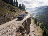 Tamamilə yeni Toyota Hilux Azərbaycanda təqdim olunub (FOTO)