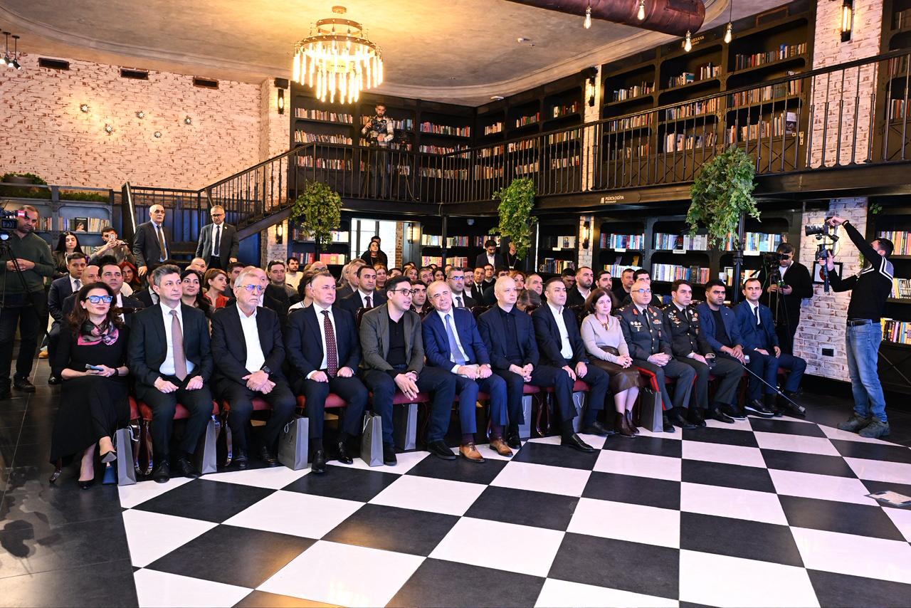 “Təməldən təfərrüata” kitabının təqdimat mərasimi keçirilib (FOTO)