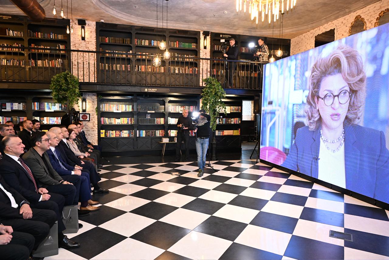 “Təməldən təfərrüata” kitabının təqdimat mərasimi keçirilib (FOTO)