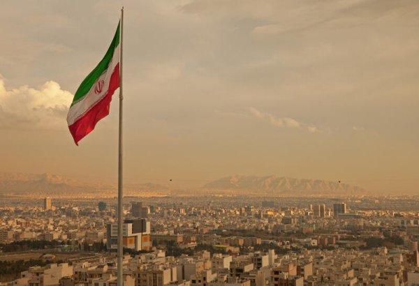 İranın Sənəndəc şəhəri bombalanıb