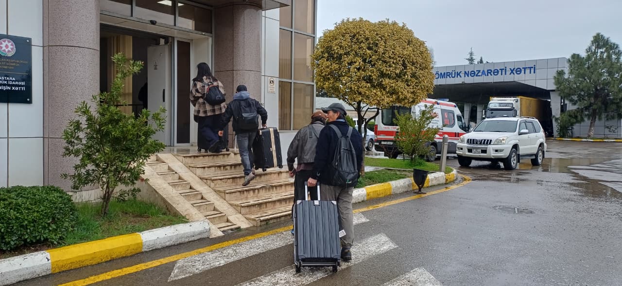 İrandan Azərbaycana 53 vətəndaşımız, 31 əcnəbi təxliyə edilib (FOTO/VİDEO)