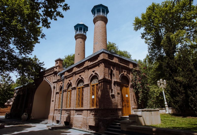 Gəncədə yerləşən Cümə məscidinin təmiri üçün vəsait ayrılıb - SƏRƏNCAM