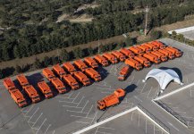 Prezident İlham Əliyev Bakıda məişət tullantıları daşıyan texnikalarla tanış olub (FOTO)