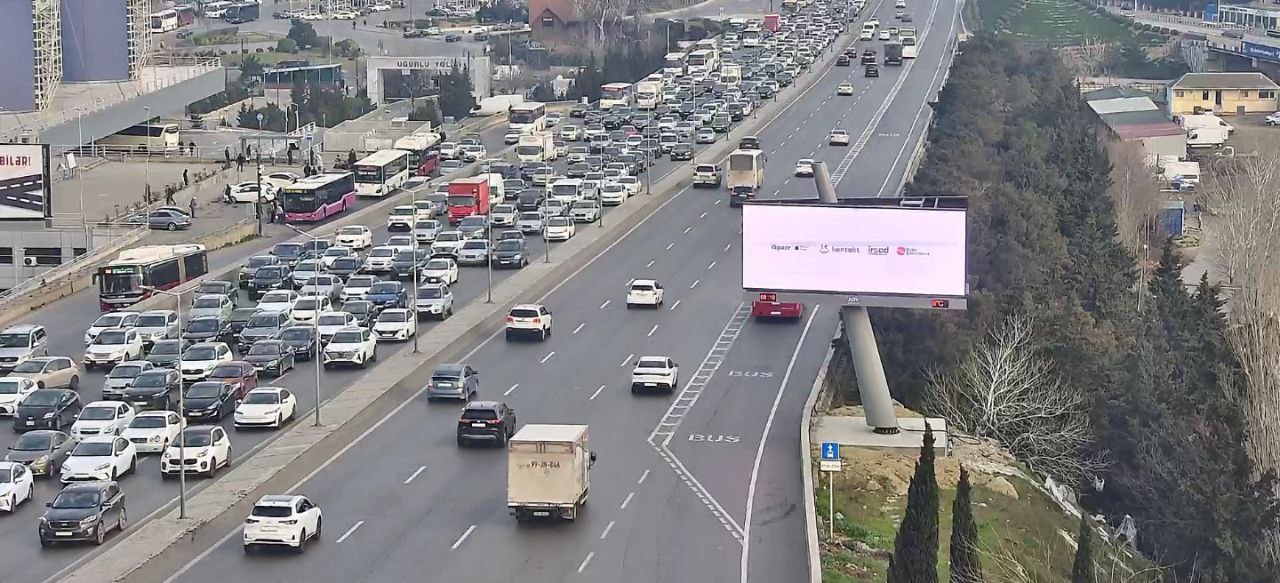 DİQQƏT: Bu yollarda tıxac var - SİYAHI